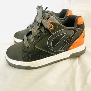 HEELYS Shoes /Sneakers Boys Size 13 Roller Skate Shoes Boys Size 13
